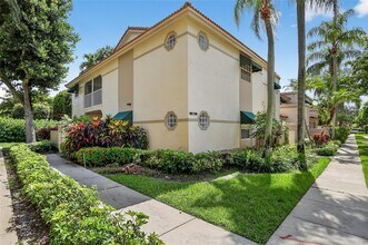 6582 Via Regina in Boca Raton, FL - Building Photo - Building Photo