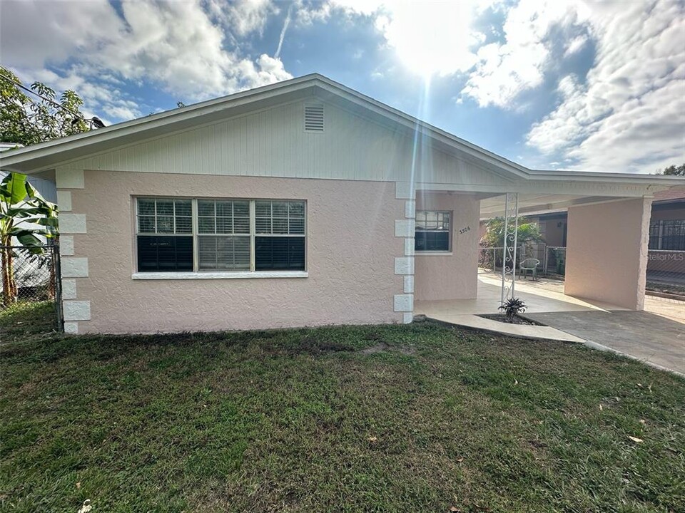 3306 W Chestnut St in Tampa, FL - Foto de edificio