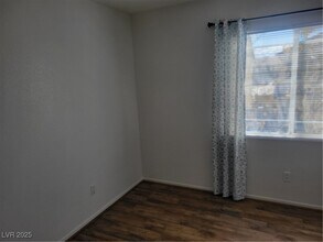 2286 Diamond Pointe St in Las Vegas, NV - Foto de edificio - Building Photo