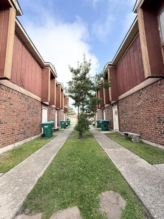 1621 42nd St in Kenner, LA - Building Photo