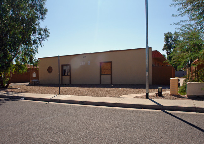 2715 E Marconi Ave in Phoenix, AZ - Building Photo - Building Photo