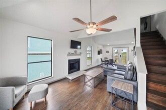 4126 San Jacinto Dr in Galveston, TX - Building Photo - Building Photo