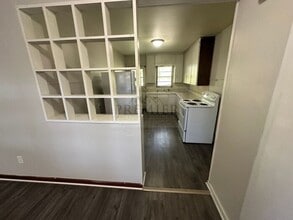 1017 S Glenwood Ave in Independence, MO - Building Photo - Building Photo