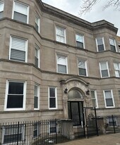 5837 S Calumet Ave in Chicago, IL - Building Photo