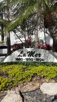 1904 S Ocean Dr, Unit # 1107S in Hallandale Beach, FL - Building Photo