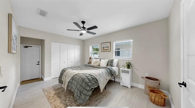 636 41st Ave NE in St. Petersburg, FL - Foto de edificio - Building Photo