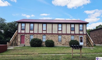 2841 Frontier Ct in Radcliff, KY - Building Photo