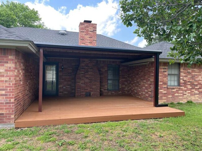 688 Bluebonnet St in Stephenville, TX - Building Photo - Building Photo