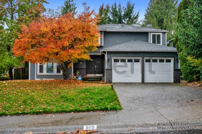 property at 905 224th Ave NE