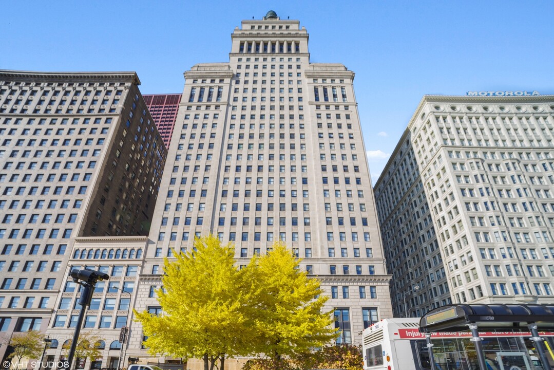 310 S Michigan Ave in Chicago, IL - Building Photo