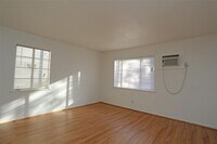 1615 Wentworth St photo'