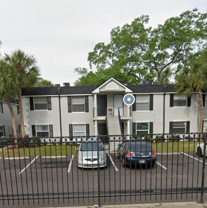 7604 Forest City Rd in Orlando, FL - Building Photo
