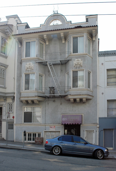 1671 Sacramento St in San Francisco, CA - Building Photo