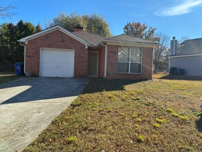 Room in House on Klondike River Rd in Stonecrest, GA - Foto de edificio - Building Photo