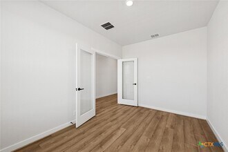 129 Radnor Rd in New Braunfels, TX - Building Photo - Building Photo