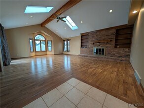 270 Selkirk Dr in North Tonawanda, NY - Building Photo - Building Photo
