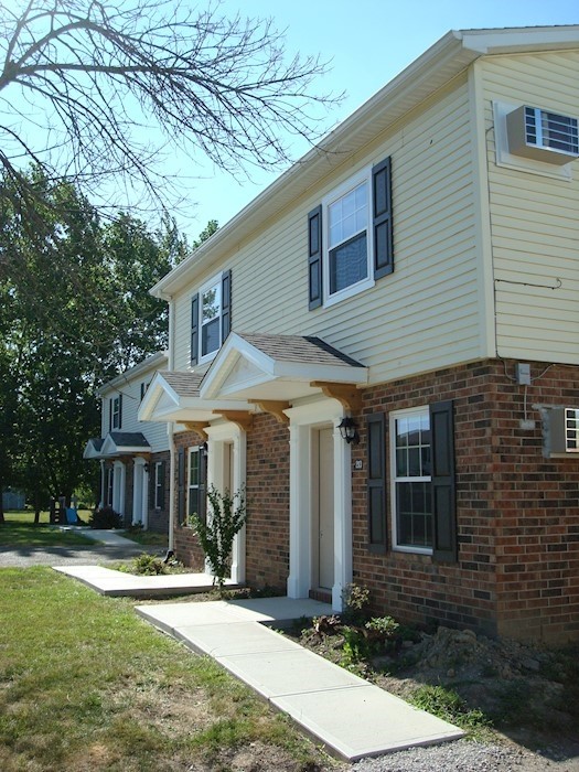 Melford Village in Spencerville, OH - Building Photo