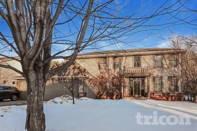 property at 10772 Hawthorn Trail