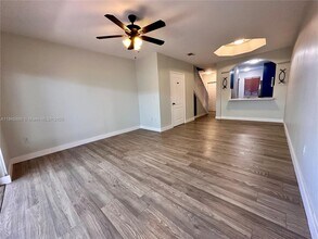 120 SW 109th Ave in Miami, FL - Building Photo - Building Photo