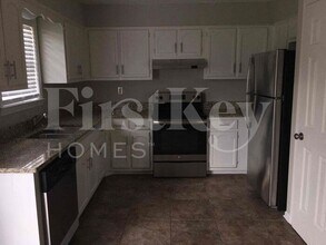 4884 Walden Glen St in Memphis, TN - Building Photo - Building Photo