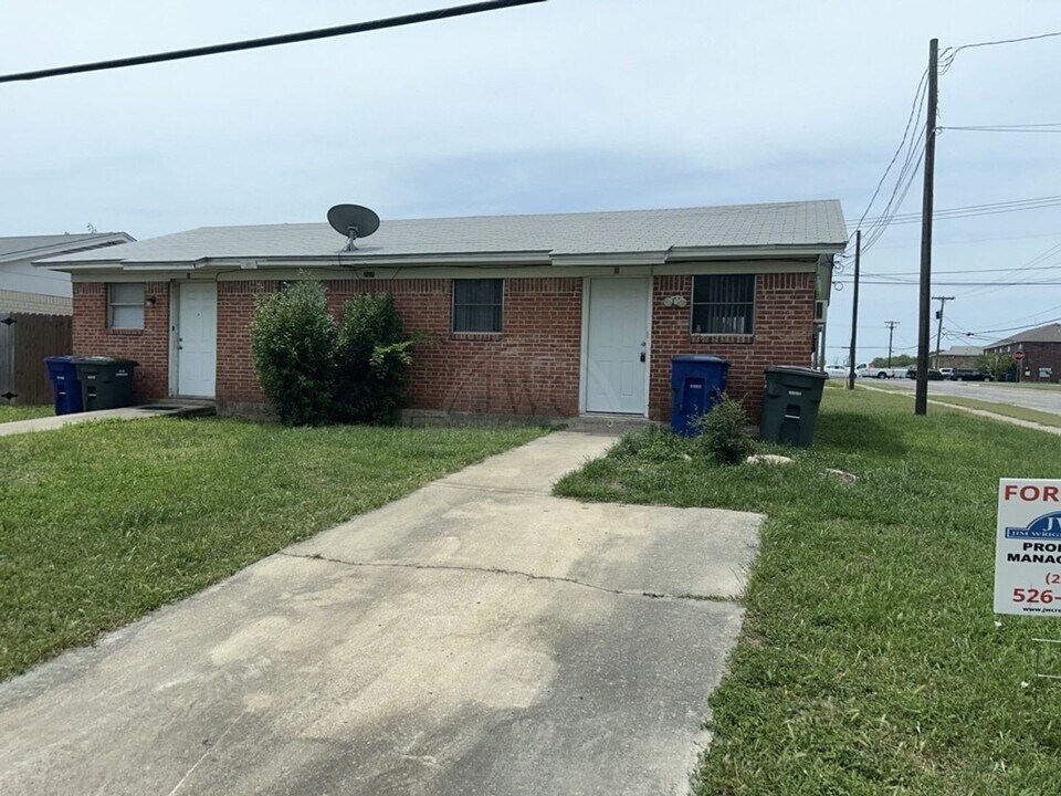 207 W Avenue A in Copperas Cove, TX - Building Photo