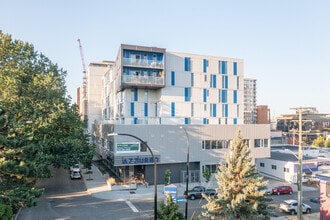 The Azzurro in Victoria, BC - Building Photo - Building Photo