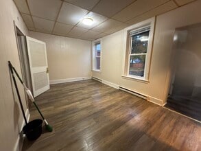 27-27 Durand St in Plattsburgh, NY - Foto de edificio - Building Photo