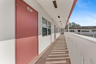 71 Fanshaw B in Boca Raton, FL - Foto de edificio - Building Photo