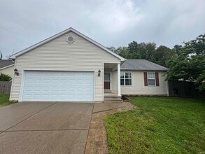 7792 Sandalwood Dr in Newburgh, IN - Building Photo - Building Photo
