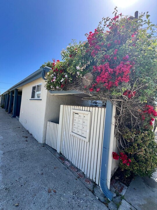 118 C St in Port Hueneme, CA - Building Photo
