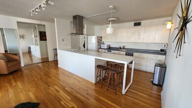 340 W Diversey Pkwy, Unit 2719 in Chicago, IL - Building Photo - Building Photo