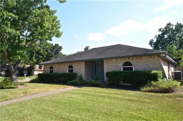 11346 Angelique Dr in Houston, TX - Building Photo - Building Photo