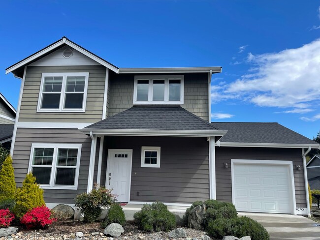 10719 Old Growth Lp in Kingston, WA - Building Photo - Building Photo