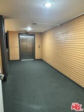 22100 Burbank Blvd in Los Angeles, CA - Building Photo - Building Photo