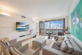 3000 E Island Blvd in Aventura, FL - Building Photo - Building Photo