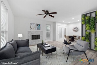 8406 Lyndon Ln in Austin, TX - Building Photo - Building Photo