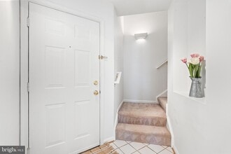 46628 Drysdale Terrace, Unit 302 in Sterling, VA - Building Photo - Building Photo