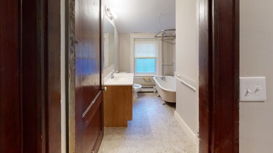 20-22 Upcrest Rd, Unit 3 in Boston, MA - Foto de edificio - Building Photo