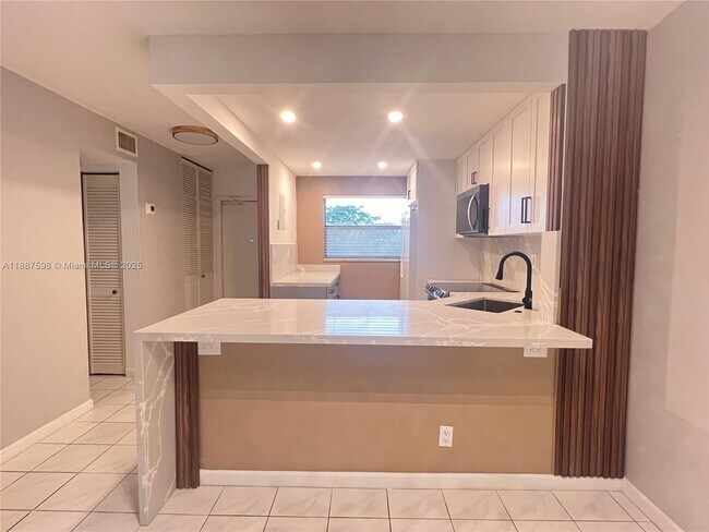 1801 NW 75th Ave in Plantation, FL - Building Photo - Building Photo