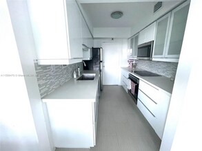 1000 West Ave, Unit 403 in Miami Beach, FL - Building Photo - Building Photo