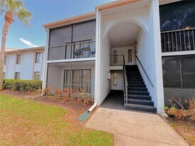 8213 Sun Spring Cir, Unit 31 in Orlando, FL - Building Photo