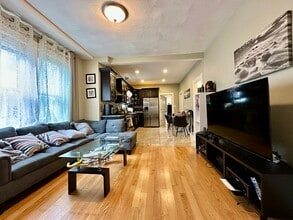 51 Rindge Ave, Unit 1 in Cambridge, MA - Foto de edificio - Building Photo