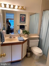 5821 Inman Park Cir-Unit -110 in Rockville, MD - Foto de edificio - Building Photo