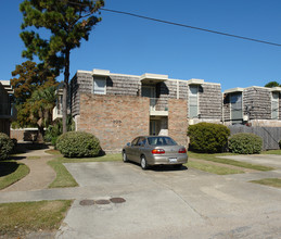 109 Raspberry St in Metairie, LA - Building Photo - Building Photo