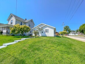 681 Maple Ave in Newark, OH - Foto de edificio - Building Photo