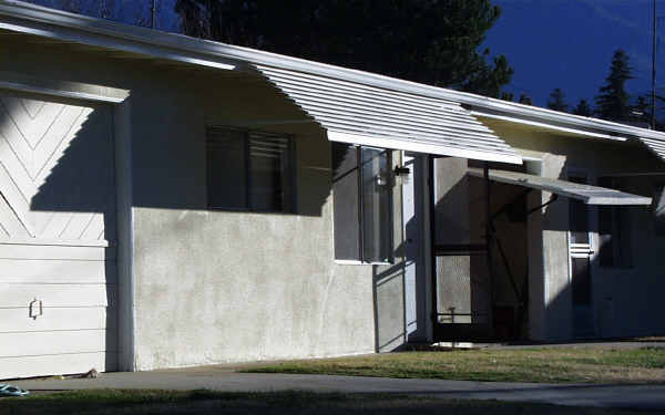 34578 Cedar Ln in Yucaipa, CA - Foto de edificio