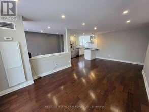 1415 Ghent Ave in Burlington, ON - Building Photo - Building Photo