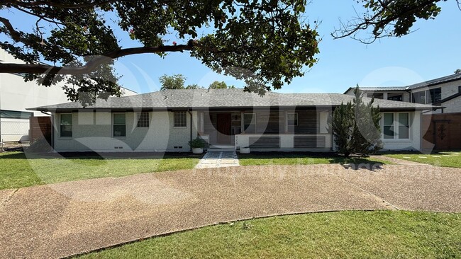 property at 6458 Royal Ln