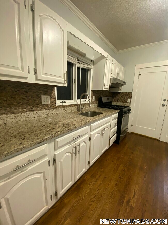 169 Tremont St in Newton, MA - Building Photo - Building Photo