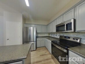 3812 S 54th Glen in Phoenix, AZ - Foto de edificio - Building Photo